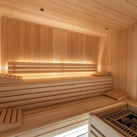 Chalet De Luxe Avec Piscine, Spa Et Services Inclus - Fr-1-568-41 *